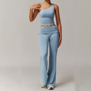 One-shoulder sports vest with pleated waistband and yoga suit